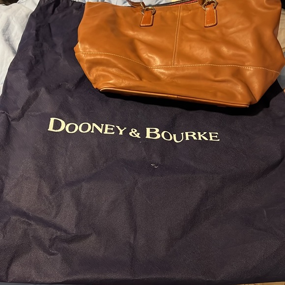 Dooney & Bourke soft leather tote with/Serial # - Picture 11 of 13